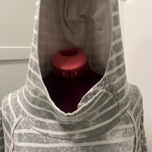 ROXY Button Neck, Double Zipper Front Pocket Hoodie Size Large Logo Zipper Pulls - Picture 6 of 15